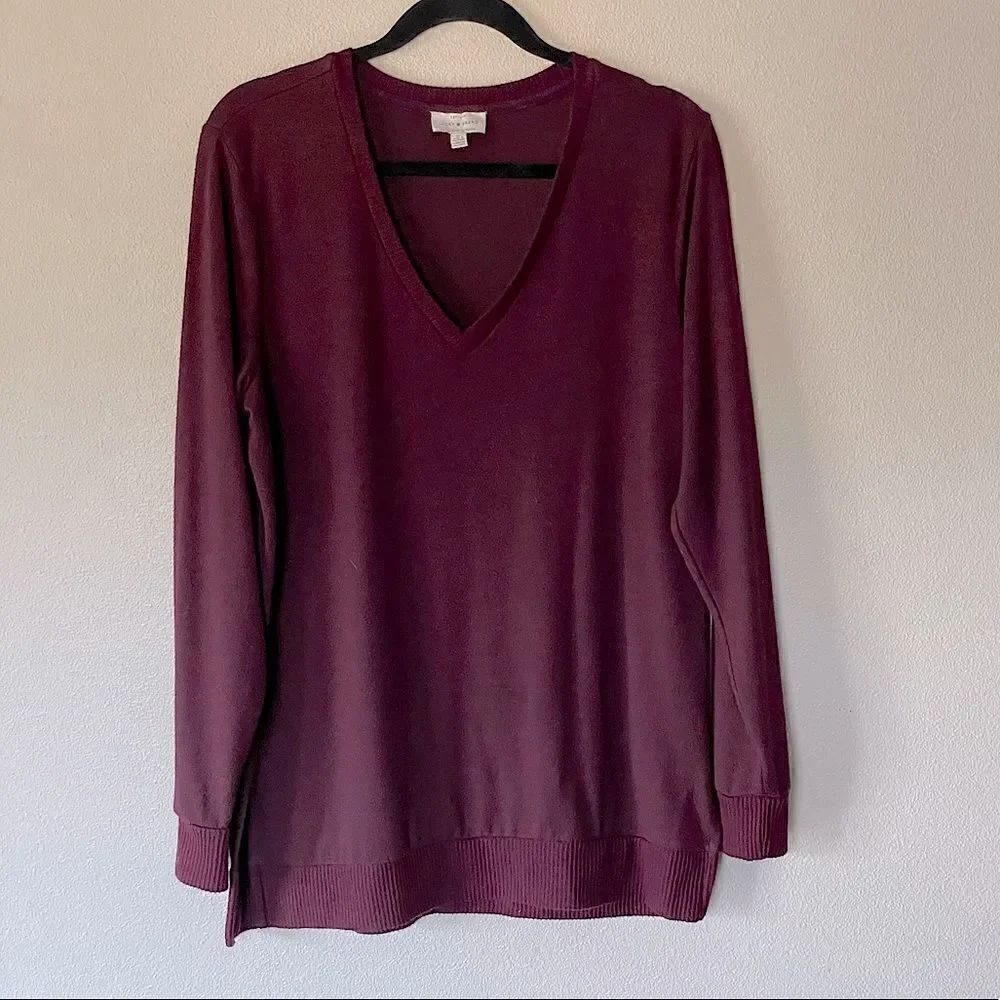 Lucky Brand V-Neck, Long Sleeve Burgundy Lightweight Sweater. Size Medium.